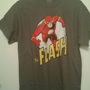 T-SHIRT THE FLASH NWOT LAST PRICE DROP😉